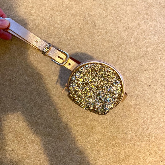 Rose gold tween belt with removable pouch. Girls size 10-12 - Picture 1 of 7